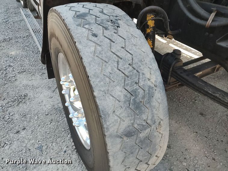 image for item LK9153 2004 Mack CX Series  dump truck