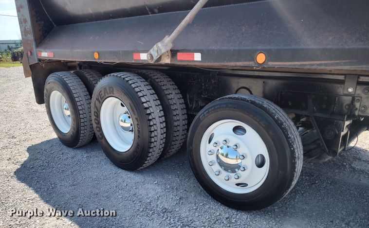 image for item LK9153 2004 Mack CX Series  dump truck