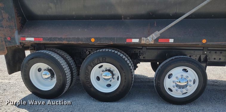 image for item LK9153 2004 Mack CX Series  dump truck