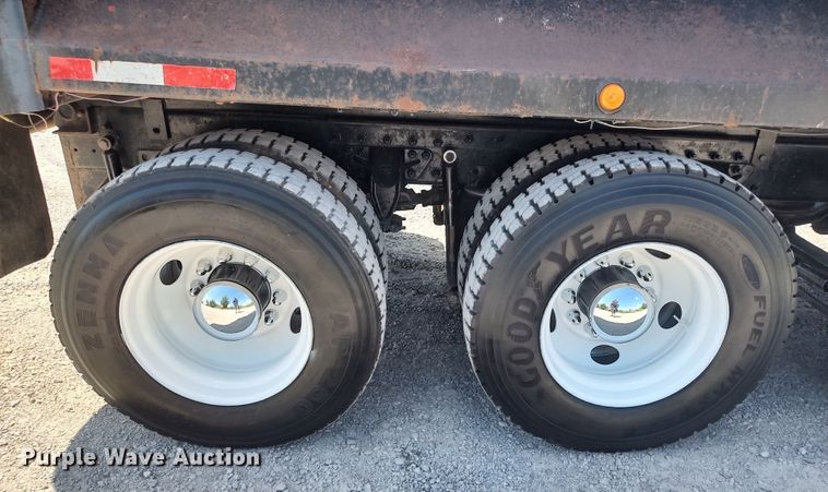 image for item LK9153 2004 Mack CX Series  dump truck