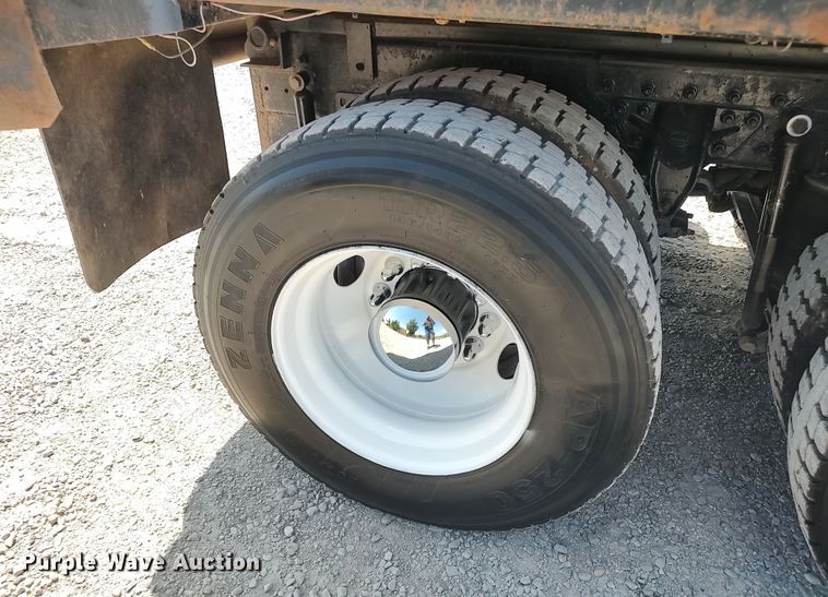 image for item LK9153 2004 Mack CX Series  dump truck