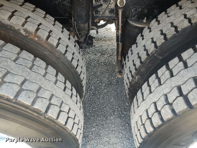 image for item LK9153 2004 Mack CX Series  dump truck