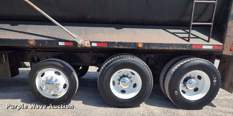 image for item LK9153 2004 Mack CX Series  dump truck