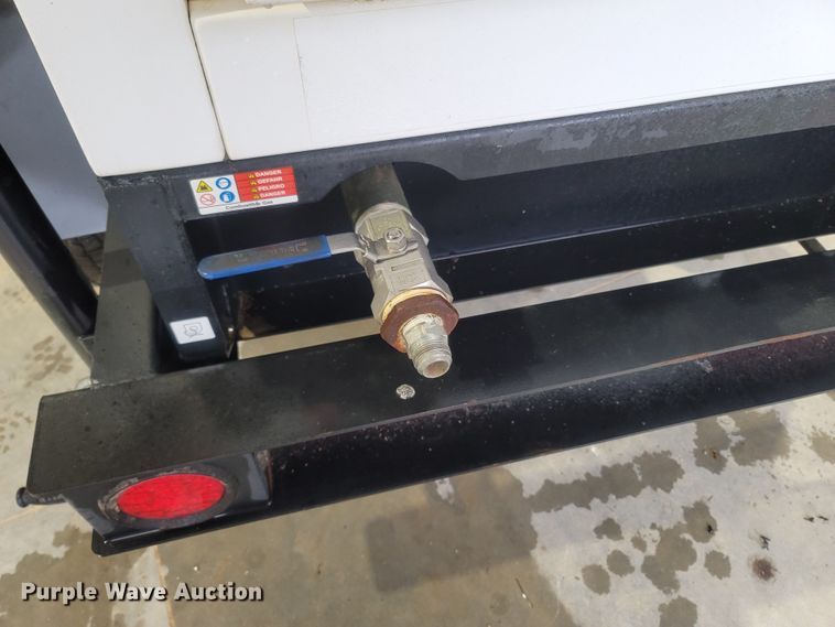 image for item LM9667 2016 Generac MGG100M  generator