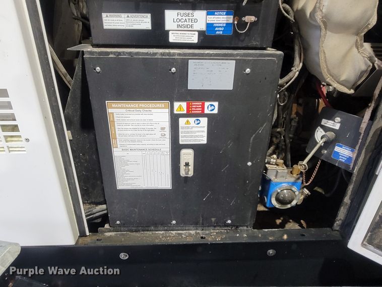 image for item LM9667 2016 Generac MGG100M  generator