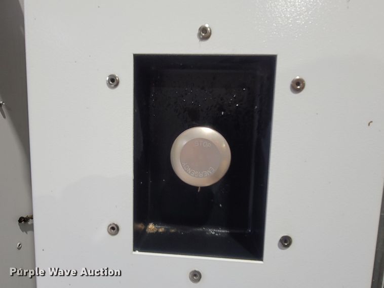 image for item LM9667 2016 Generac MGG100M  generator