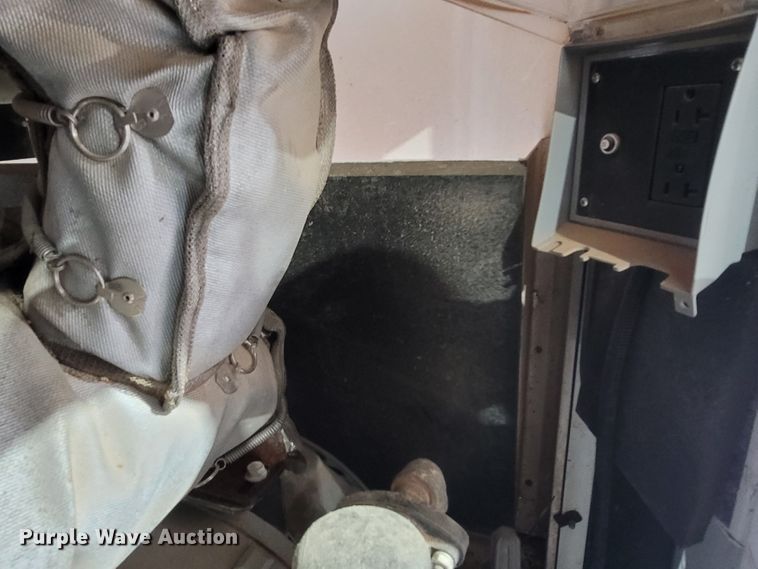 image for item LM9667 2016 Generac MGG100M  generator