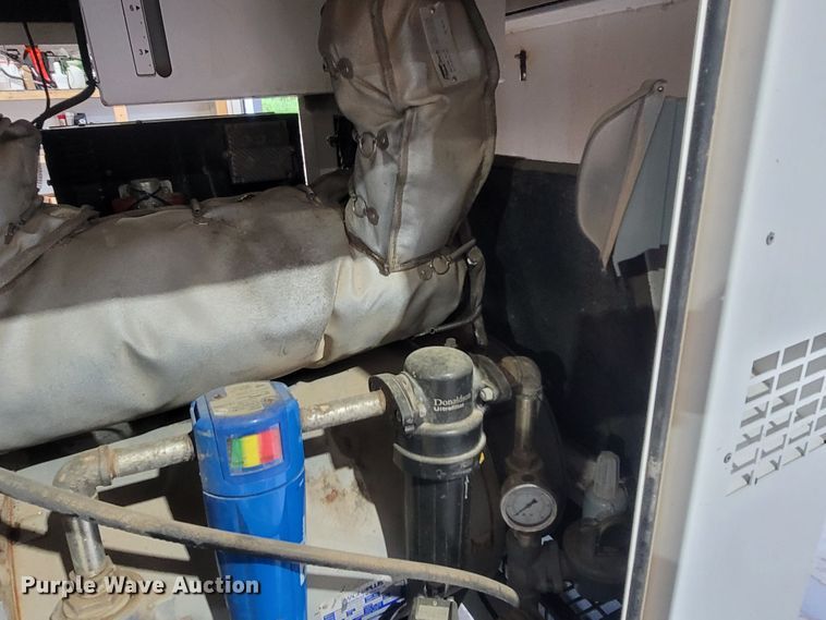 image for item LM9667 2016 Generac MGG100M  generator