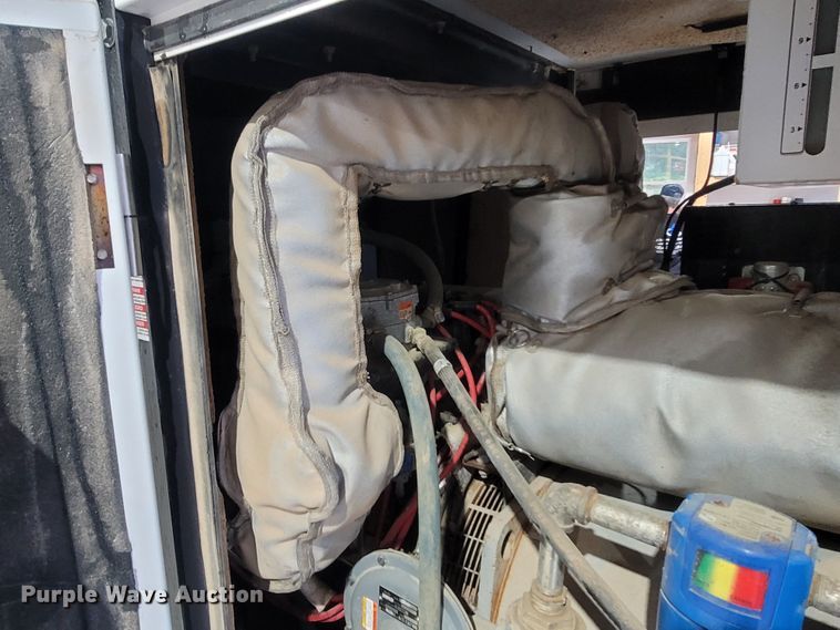 image for item LM9667 2016 Generac MGG100M  generator