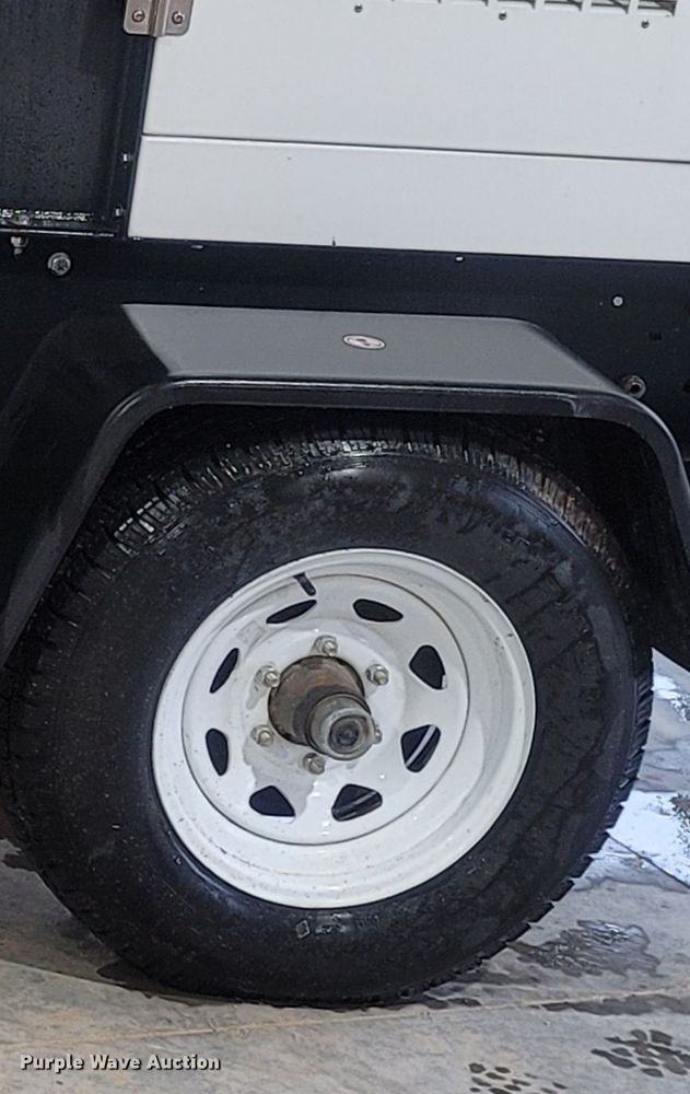 image for item LM9667 2016 Generac MGG100M  generator