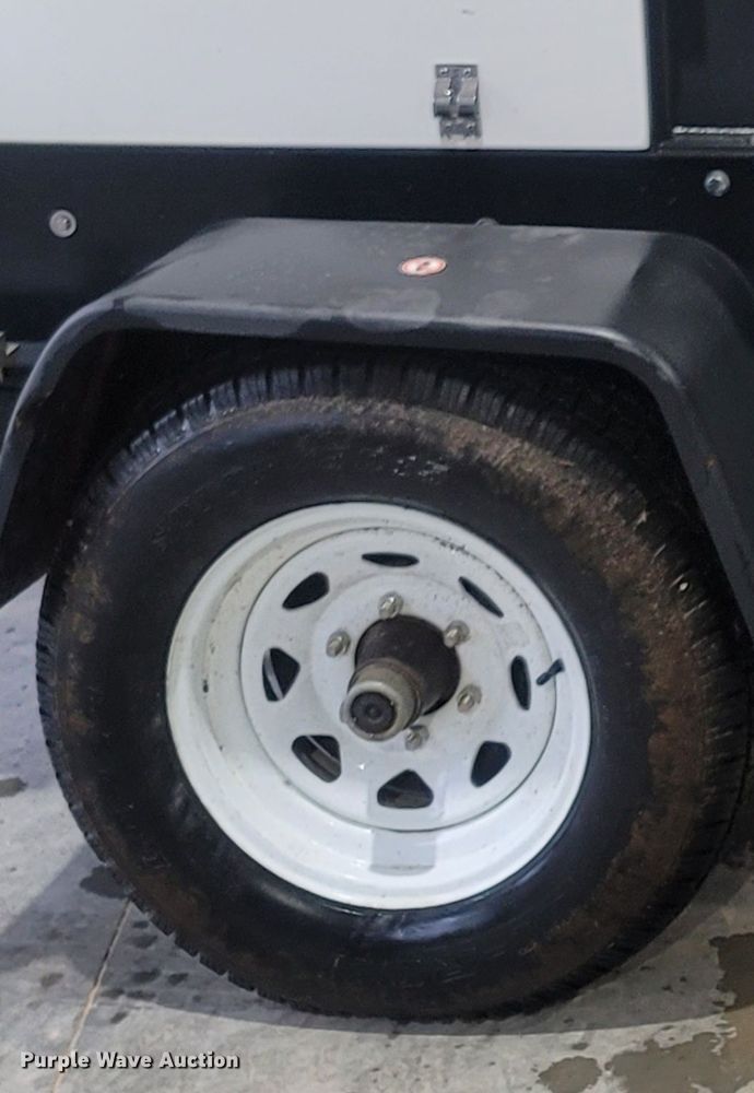 image for item LM9667 2016 Generac MGG100M  generator