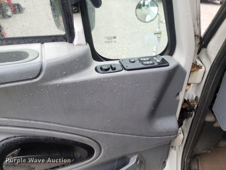 image for item LM9668 2007 International 8600  dump truck