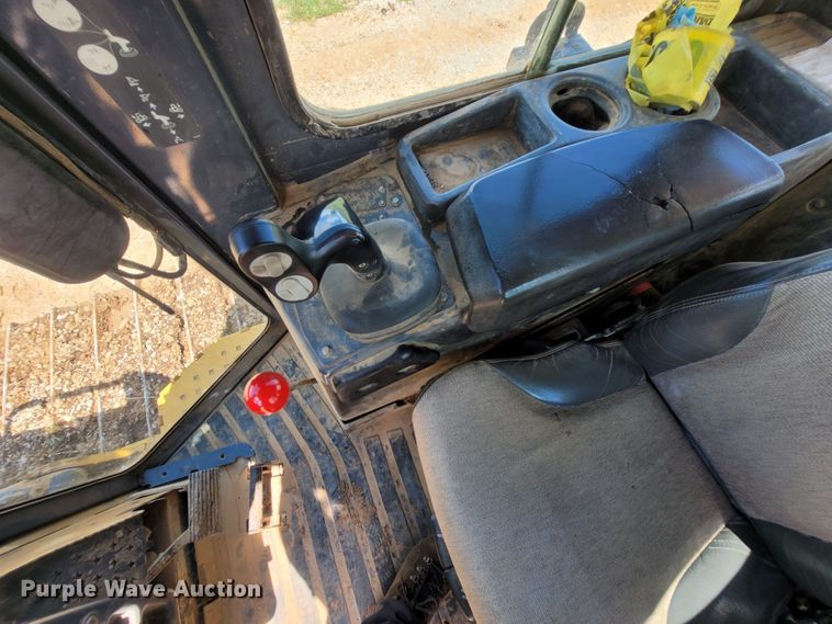 image for item LM9690 2014 John Deere 700K LGP  dozer