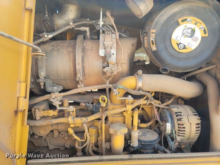 image for item LM9690 2014 John Deere 700K LGP  dozer