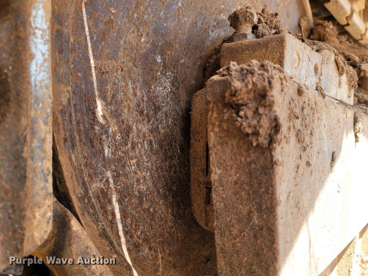 image for item LM9690 2014 John Deere 700K LGP  dozer