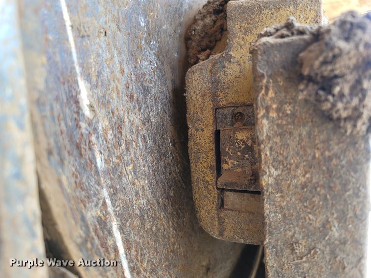 image for item LM9690 2014 John Deere 700K LGP  dozer