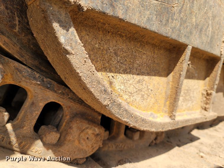 image for item LM9690 2014 John Deere 700K LGP  dozer