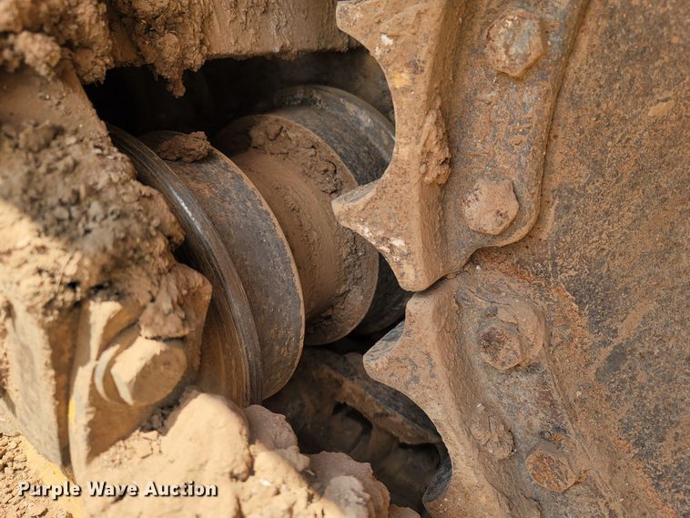 image for item LM9690 2014 John Deere 700K LGP  dozer