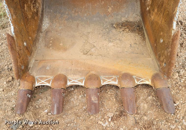 image for item LM9692 2013 Komatsu PC240LC-10  excavator