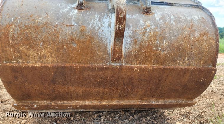 image for item LM9692 2013 Komatsu PC240LC-10  excavator