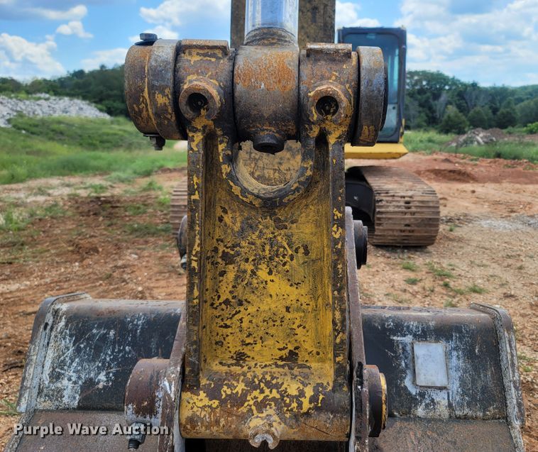 image for item LM9692 2013 Komatsu PC240LC-10  excavator