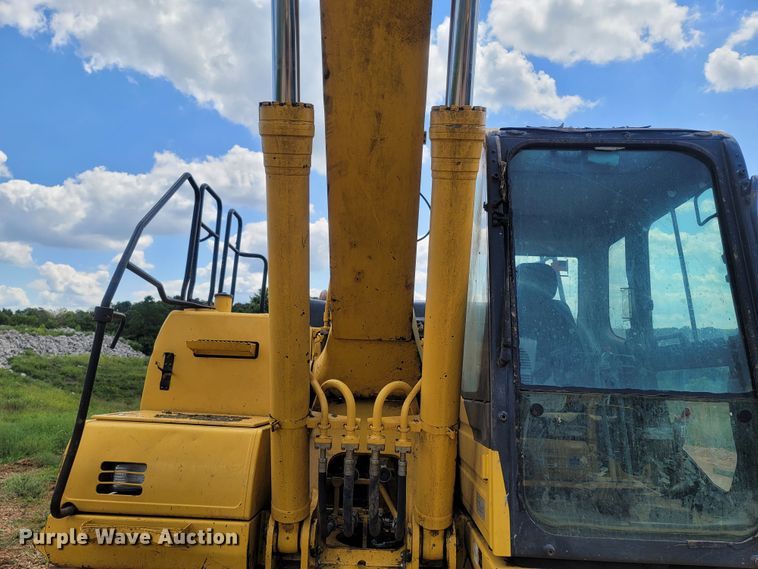 image for item LM9692 2013 Komatsu PC240LC-10  excavator