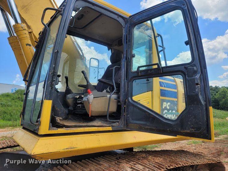 image for item LM9692 2013 Komatsu PC240LC-10  excavator
