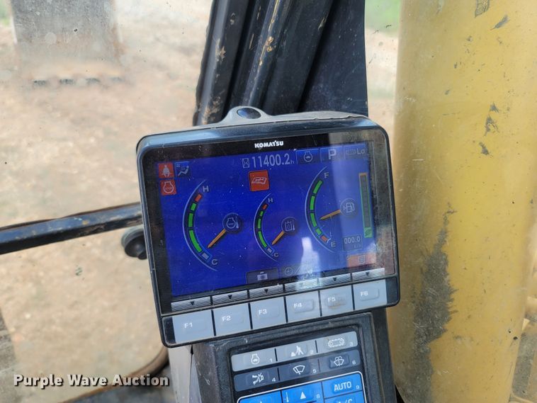 image for item LM9692 2013 Komatsu PC240LC-10  excavator