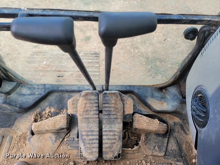 image for item LM9692 2013 Komatsu PC240LC-10  excavator