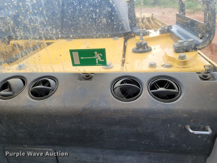 image for item LM9692 2013 Komatsu PC240LC-10  excavator