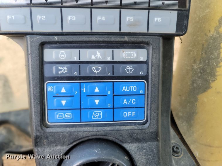 image for item LM9692 2013 Komatsu PC240LC-10  excavator