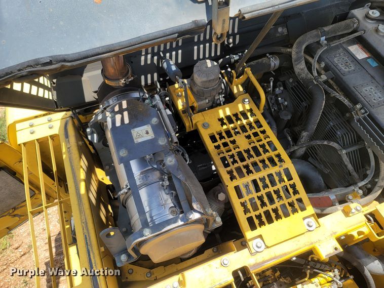 image for item LM9692 2013 Komatsu PC240LC-10  excavator