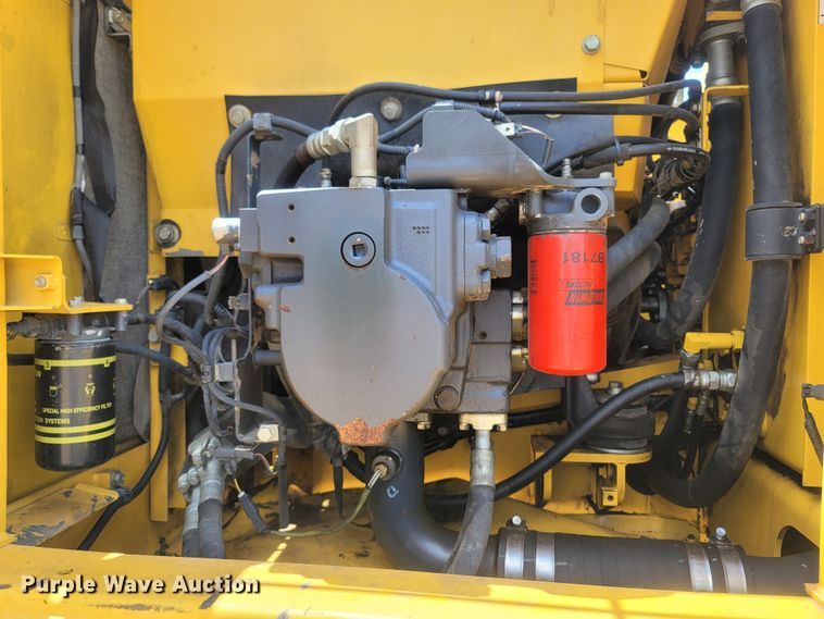 image for item LM9692 2013 Komatsu PC240LC-10  excavator
