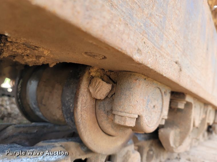 image for item LM9692 2013 Komatsu PC240LC-10  excavator