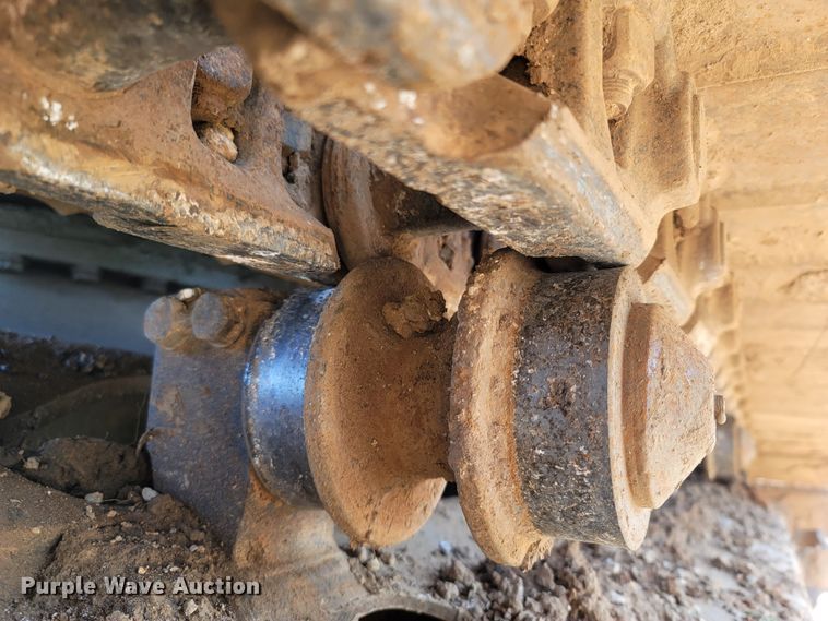 image for item LM9692 2013 Komatsu PC240LC-10  excavator