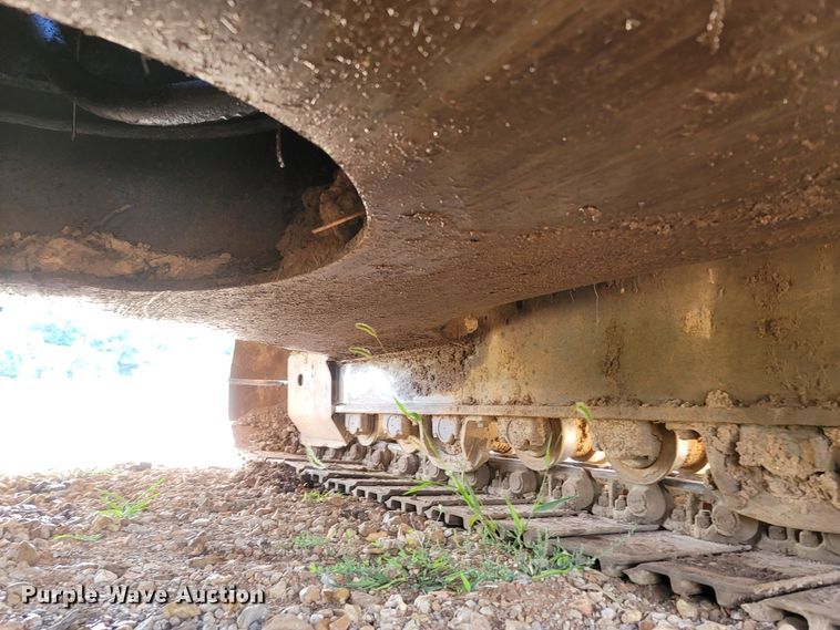 image for item LM9692 2013 Komatsu PC240LC-10  excavator