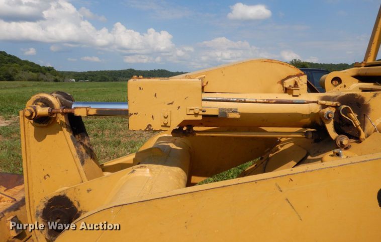 image for item LM9695 1989 Caterpillar 943  track loader