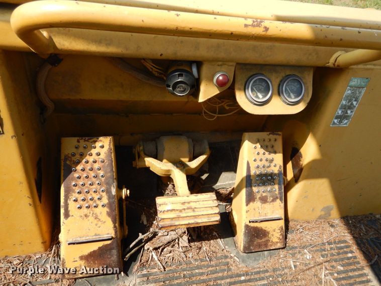 image for item LM9695 1989 Caterpillar 943  track loader