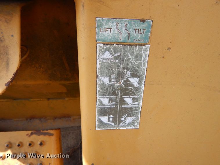 image for item LM9695 1989 Caterpillar 943  track loader