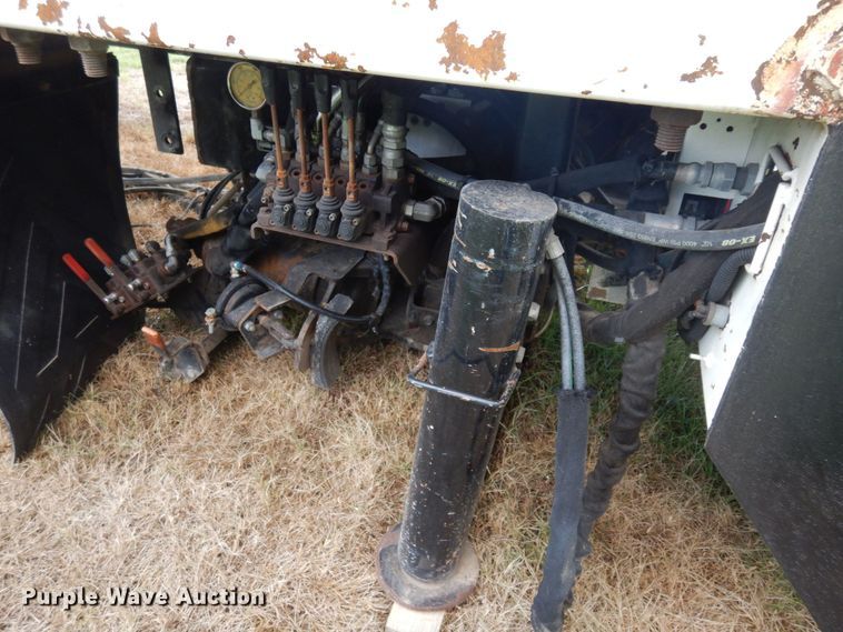 image for item LM9696 2009 HTT  utility bed