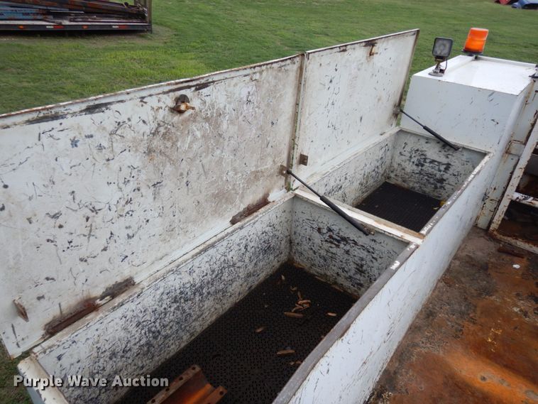 image for item LM9696 2009 HTT  utility bed