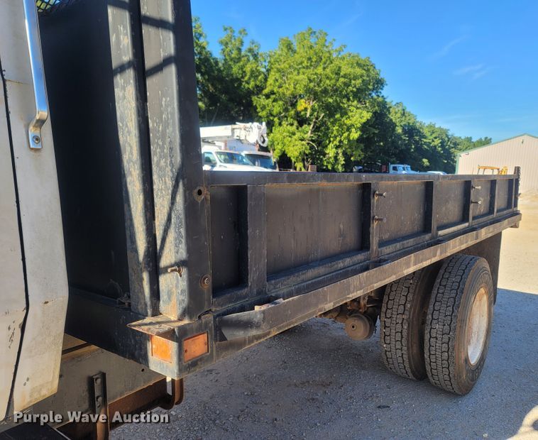 image for item LM9705 1991 Ford LN8000  dump flatbed truck