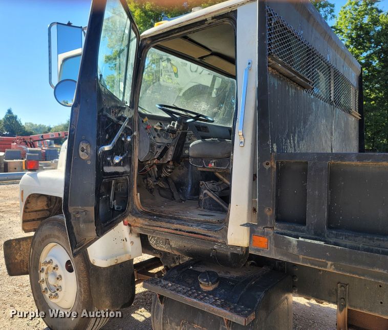 image for item LM9705 1991 Ford LN8000  dump flatbed truck