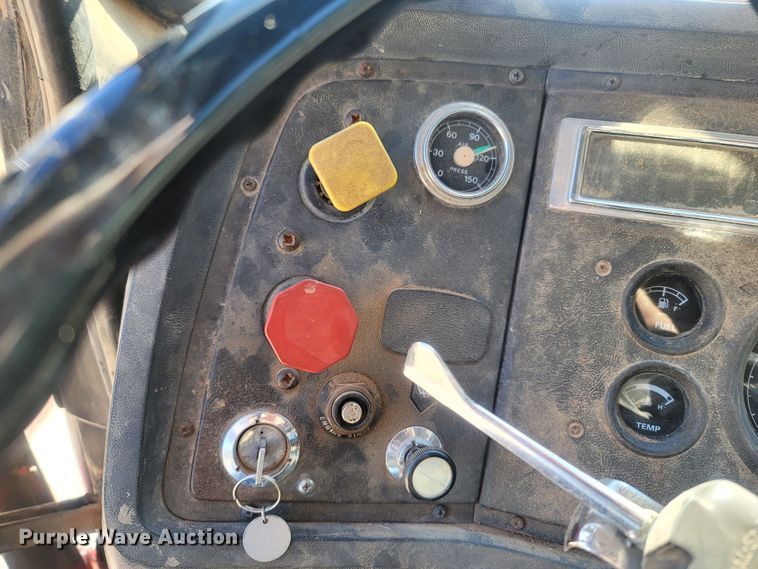 image for item LM9705 1991 Ford LN8000  dump flatbed truck