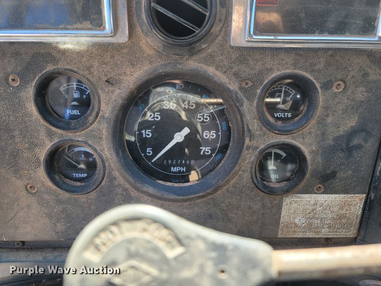 image for item LM9705 1991 Ford LN8000  dump flatbed truck