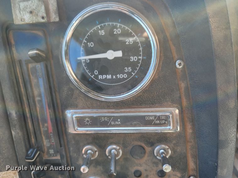 image for item LM9705 1991 Ford LN8000  dump flatbed truck