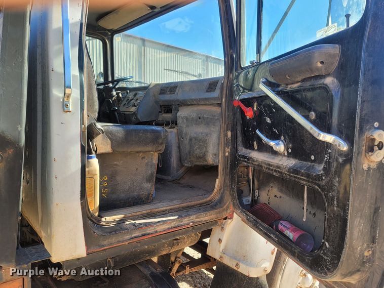 image for item LM9705 1991 Ford LN8000  dump flatbed truck