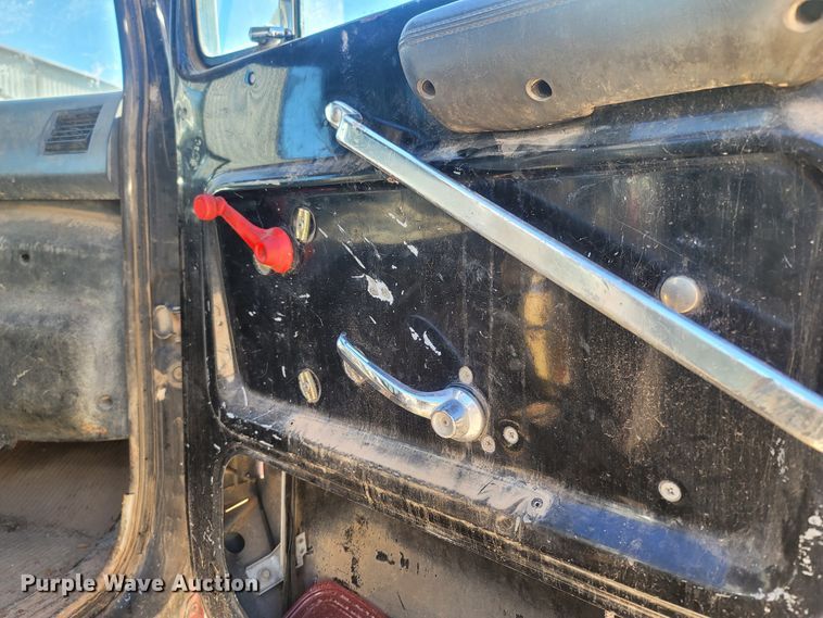 image for item LM9705 1991 Ford LN8000  dump flatbed truck