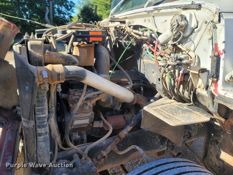 image for item LM9705 1991 Ford LN8000  dump flatbed truck