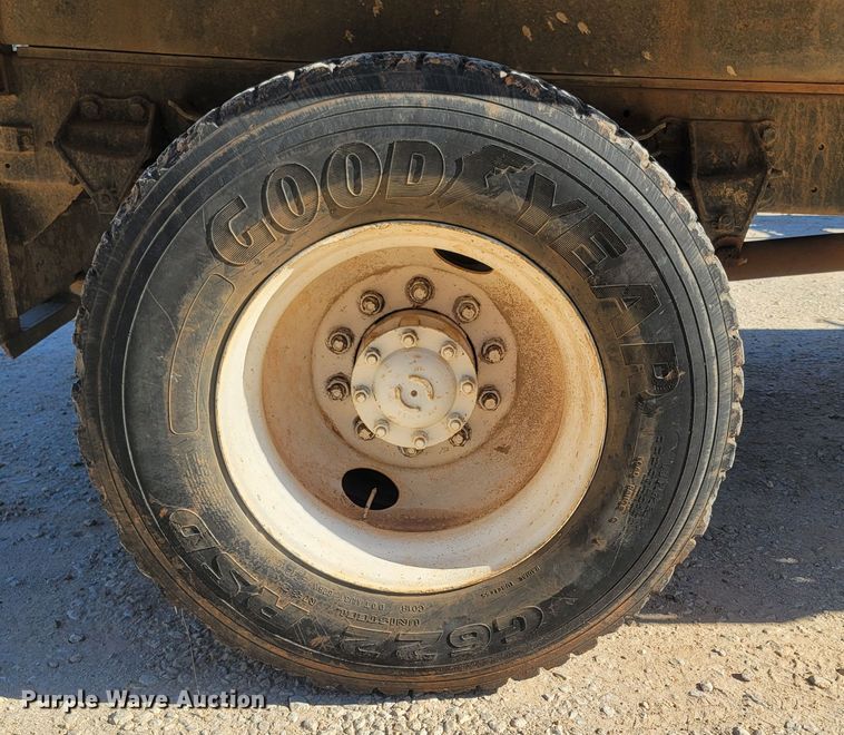 image for item LM9705 1991 Ford LN8000  dump flatbed truck